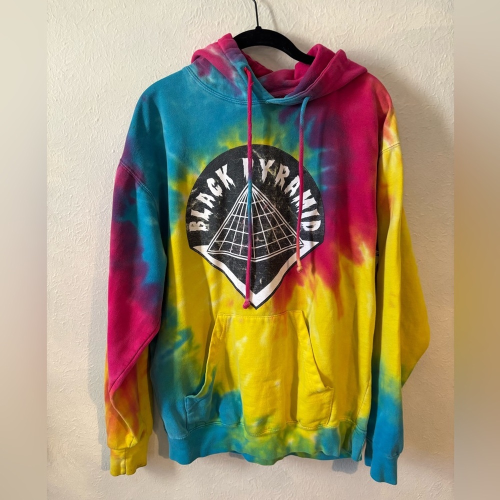Black‎ Pyramid Tie Dye Hoodie